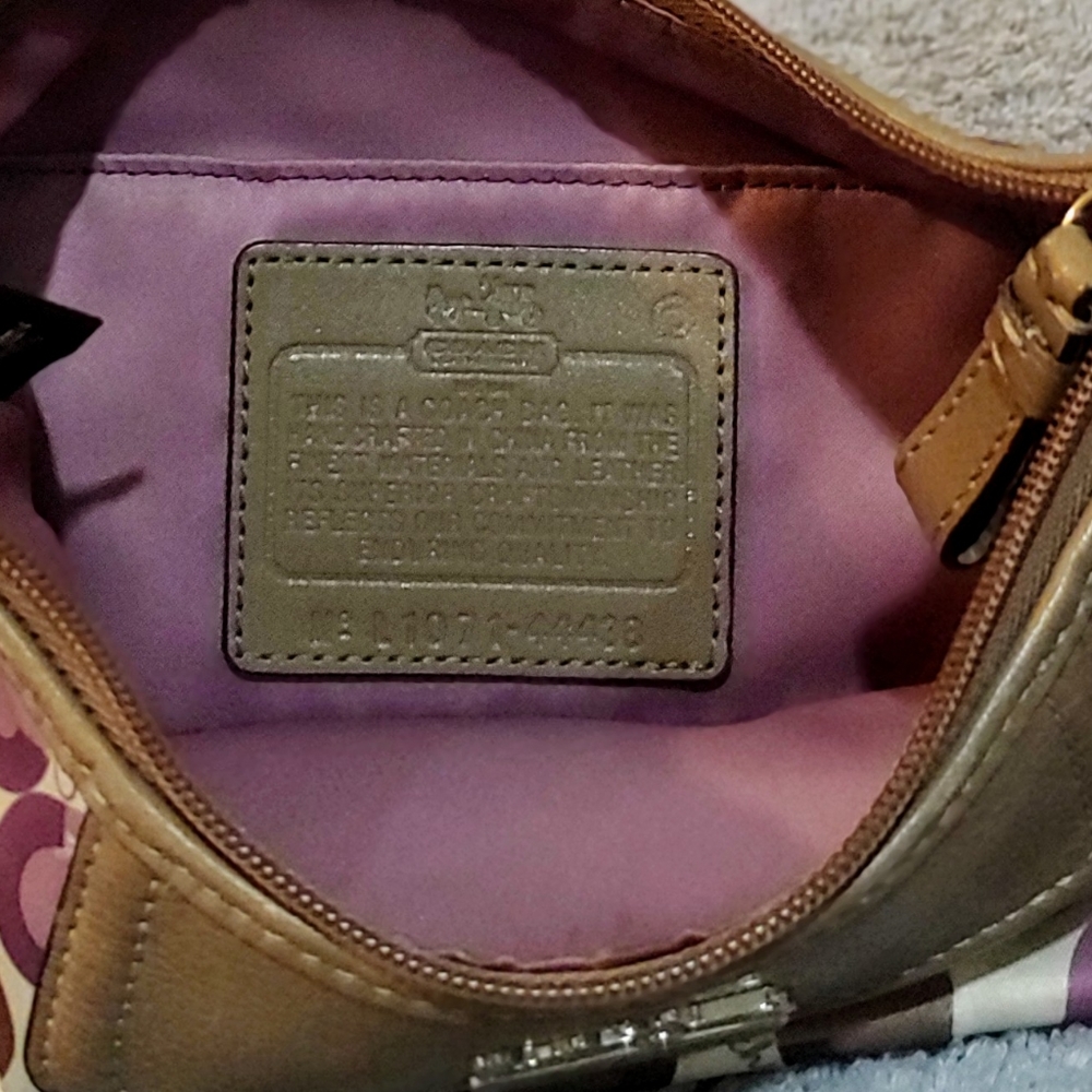 Handbag - Picture 2 of 3